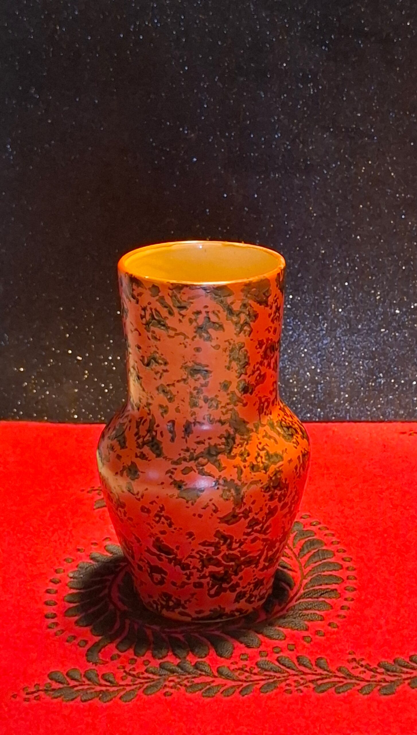 Retro narancs-fekete mázas kerámia váza – Tófej stílus – "Magma" minta (16,5 cm) – 70-es évek - Image 6