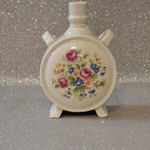Zsolnay Porcelán Virágmintás Díszflaska – 16 cm