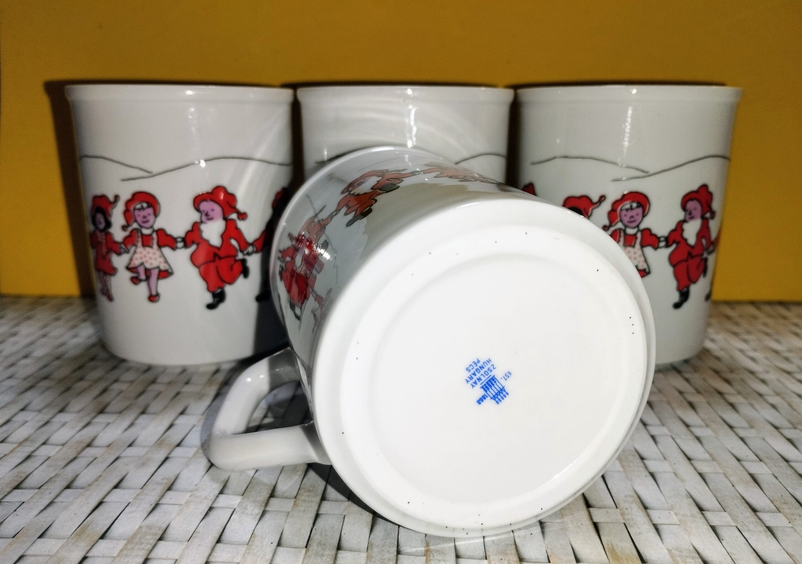 Ritka 4 darabos Zsolnay Porcelán Bögre Készlet – Hófehérke és a hét törpe Mesemintával - Image 4