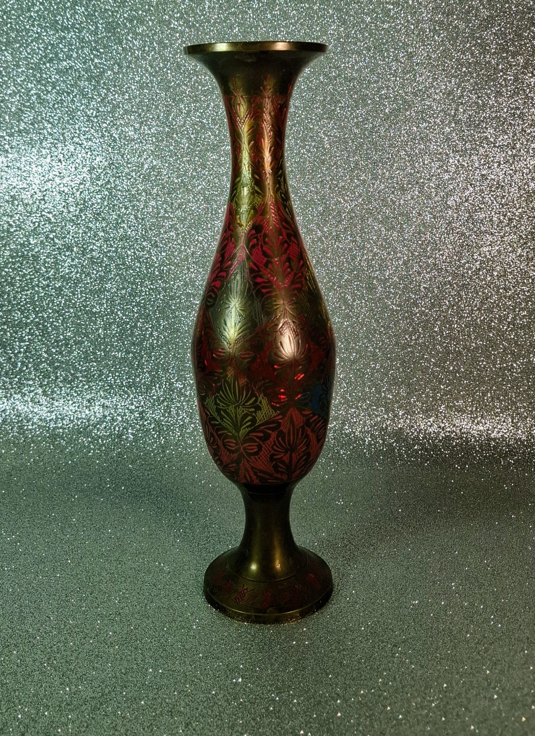 Vintage indiai réz szálváza (28 cm) – Kézzel gravírozott és zománcozott – Boho dekoráció - Image 6