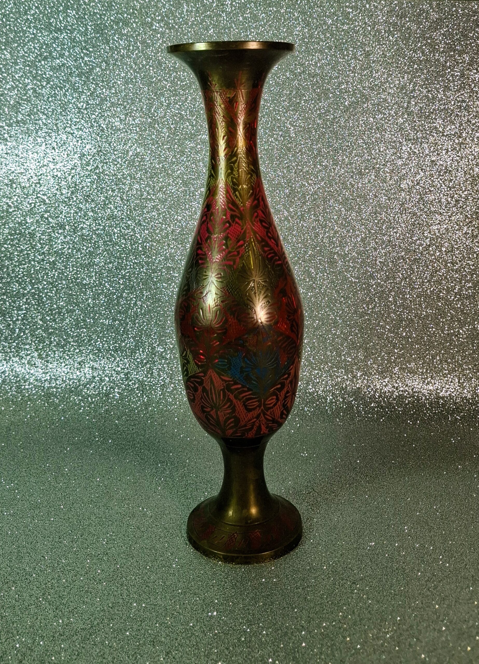 Vintage indiai réz szálváza (28 cm) – Kézzel gravírozott és zománcozott – Boho dekoráció - Image 2