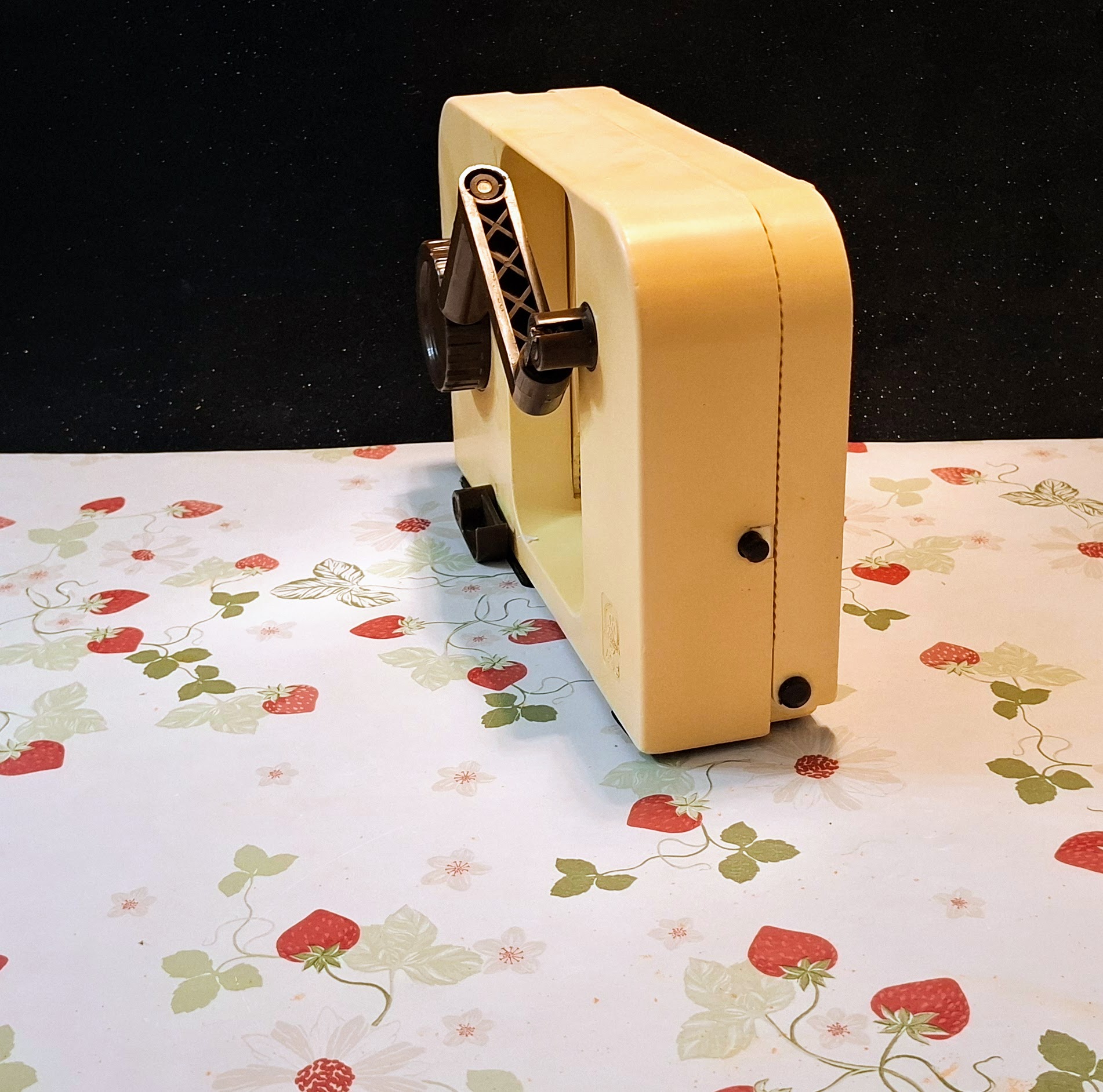 Retro NDK kézi szeletelőgép – Klingenthal 493 konyhai klasszikus - Image 4