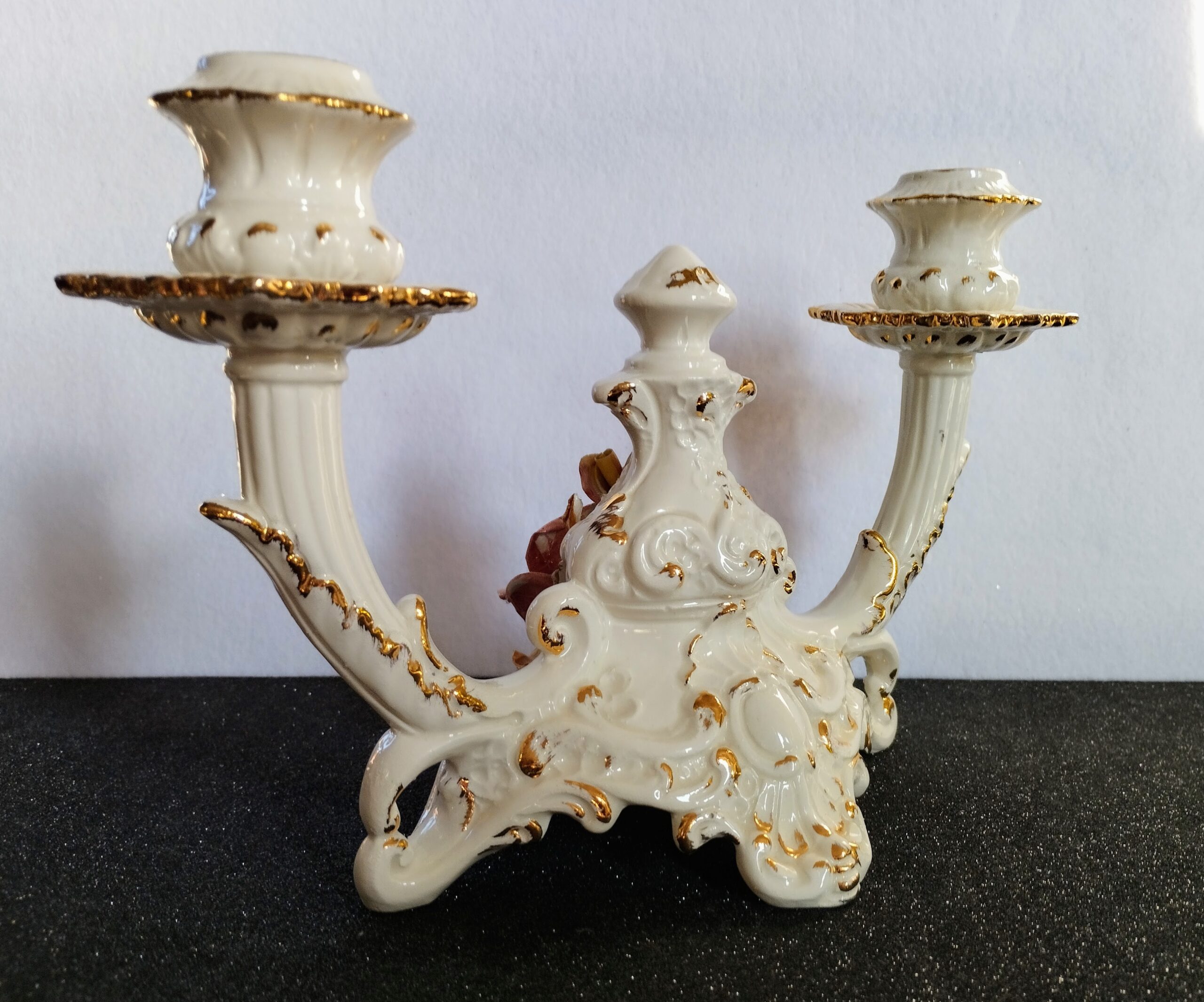 Olasz Bassano barokk porcelán gyertyatartó – Kézzel formázott rózsadísszel és aranyozással - Image 8