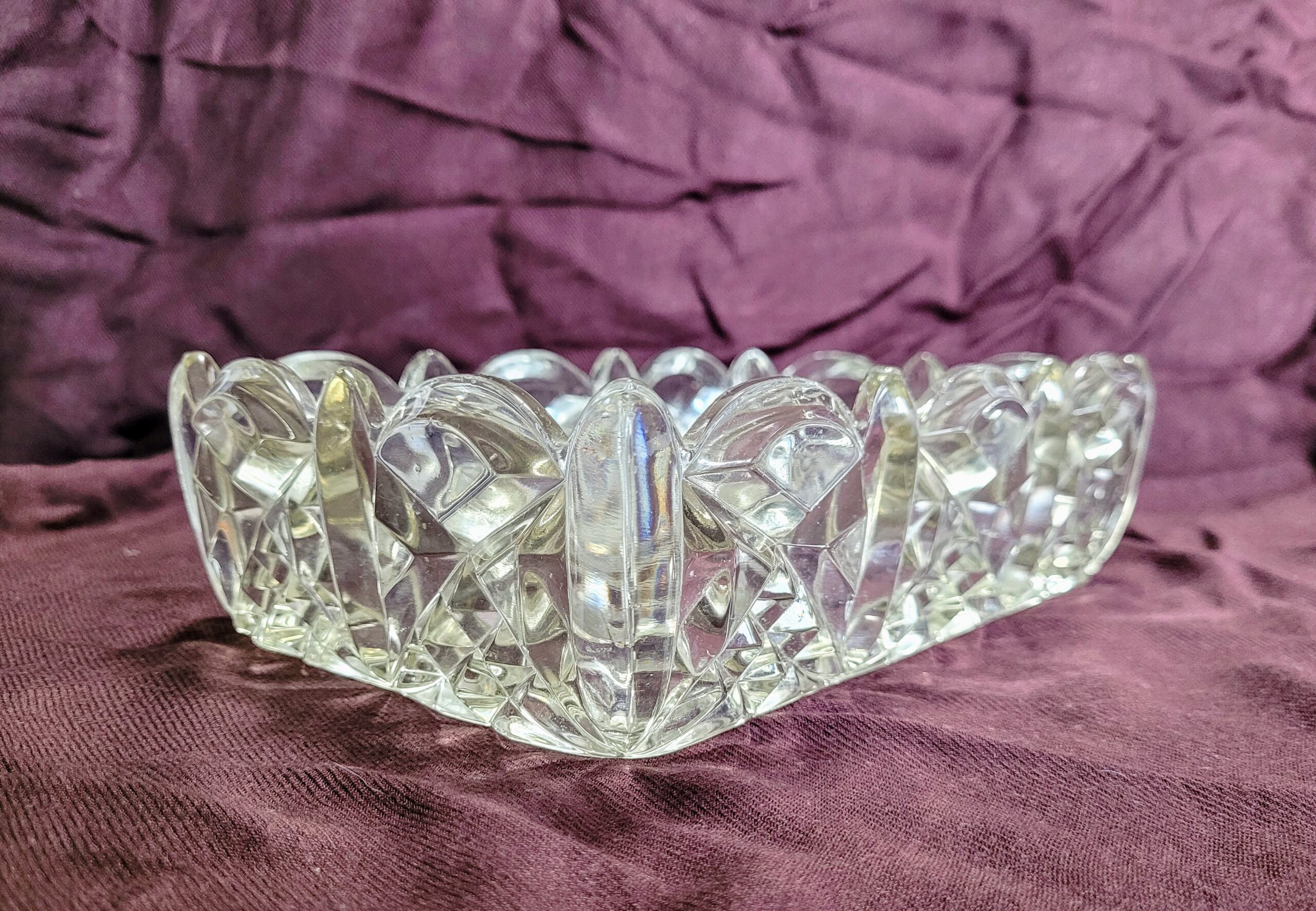 Monumentális kristály kínáló tál – Vastag falú, mélycsiszolt asztalközép, 22 cm - Image 3
