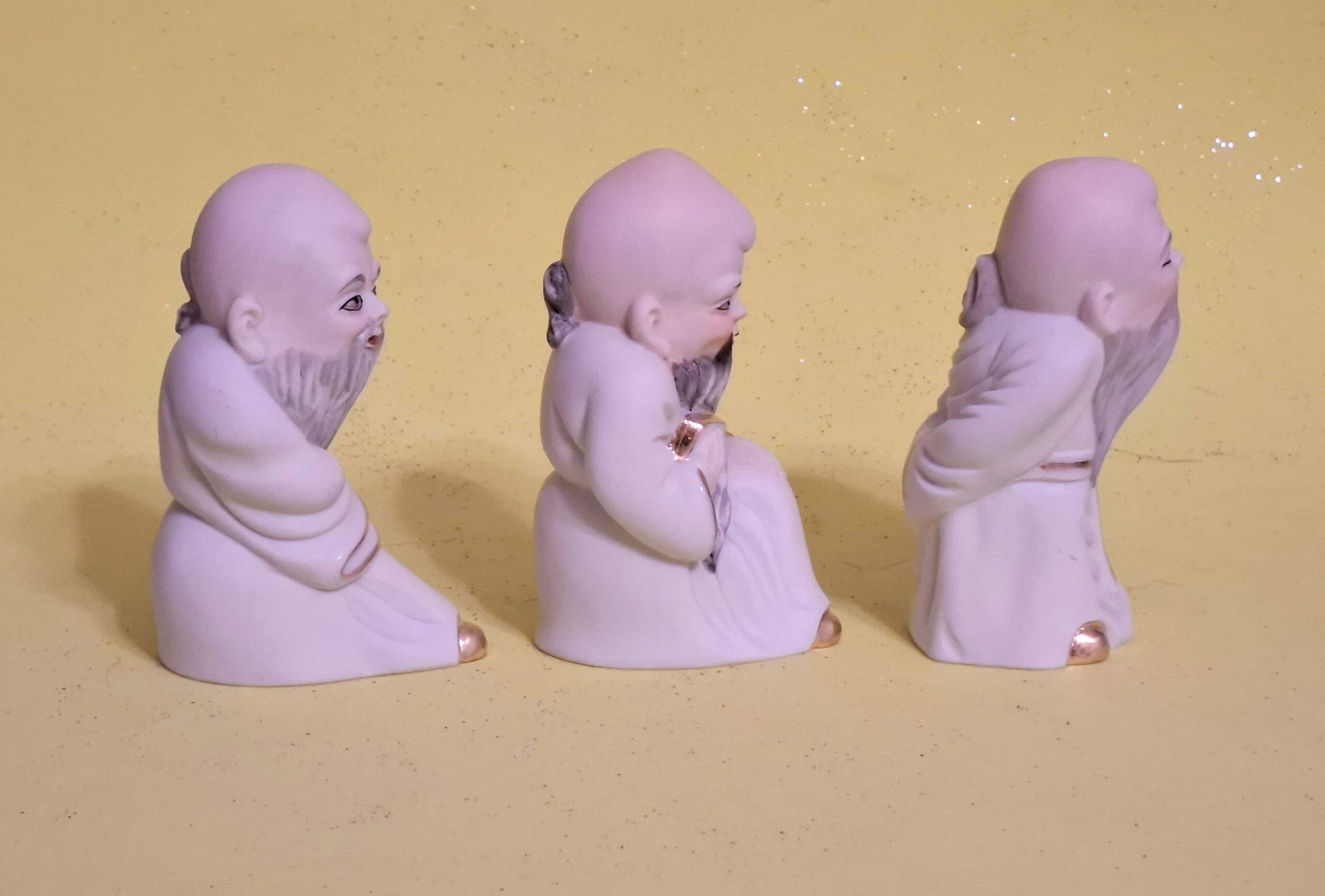 Három Kínai Bölcs (Sanxing) Biszkvit Porcelán Figura Szett Aranyozott Részletekkel - Image 5