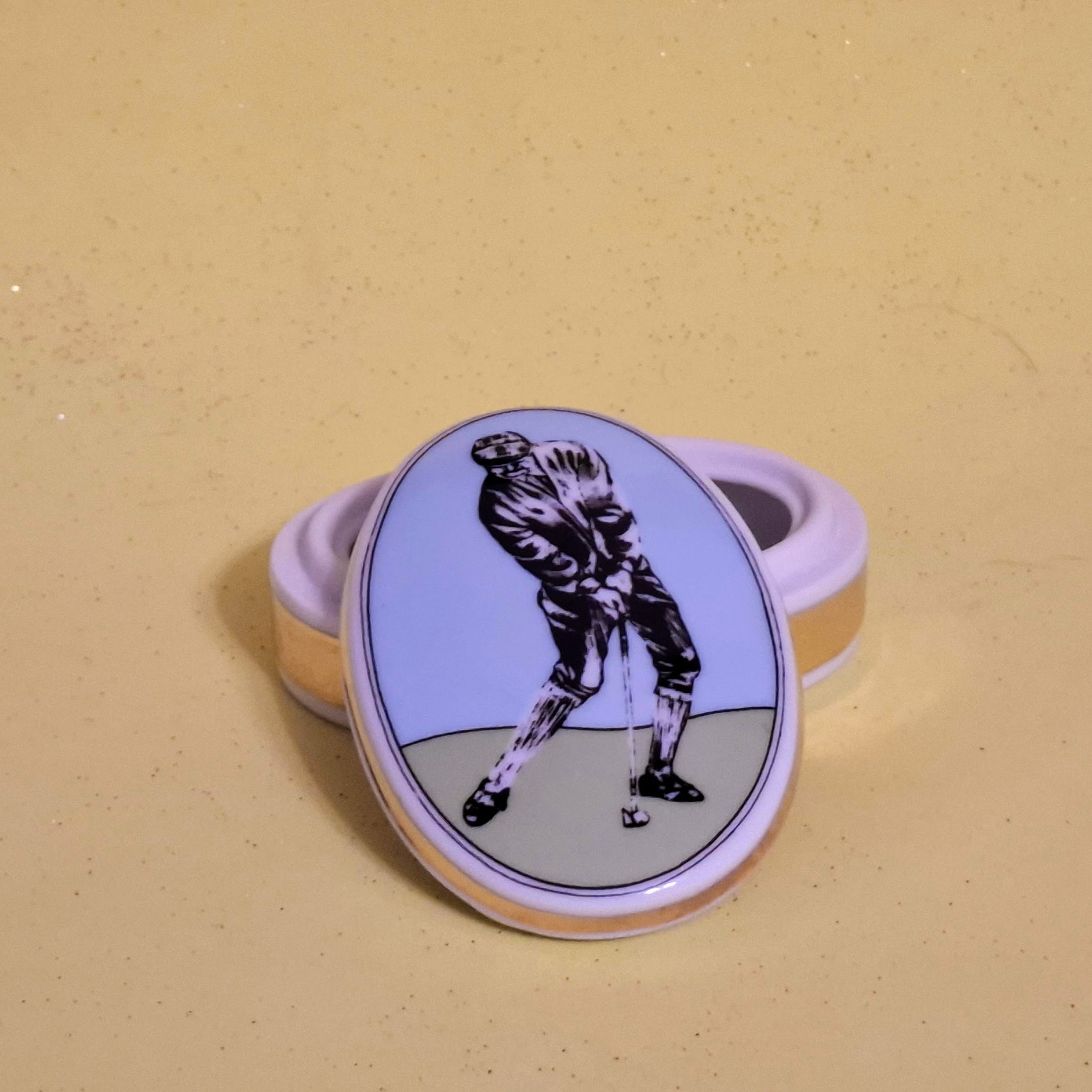 Hollóházi porcelán bonbonier pár – Faragó Miklós szignóval, ujjlenyomatos, exkluzív golf motívum - Image 8