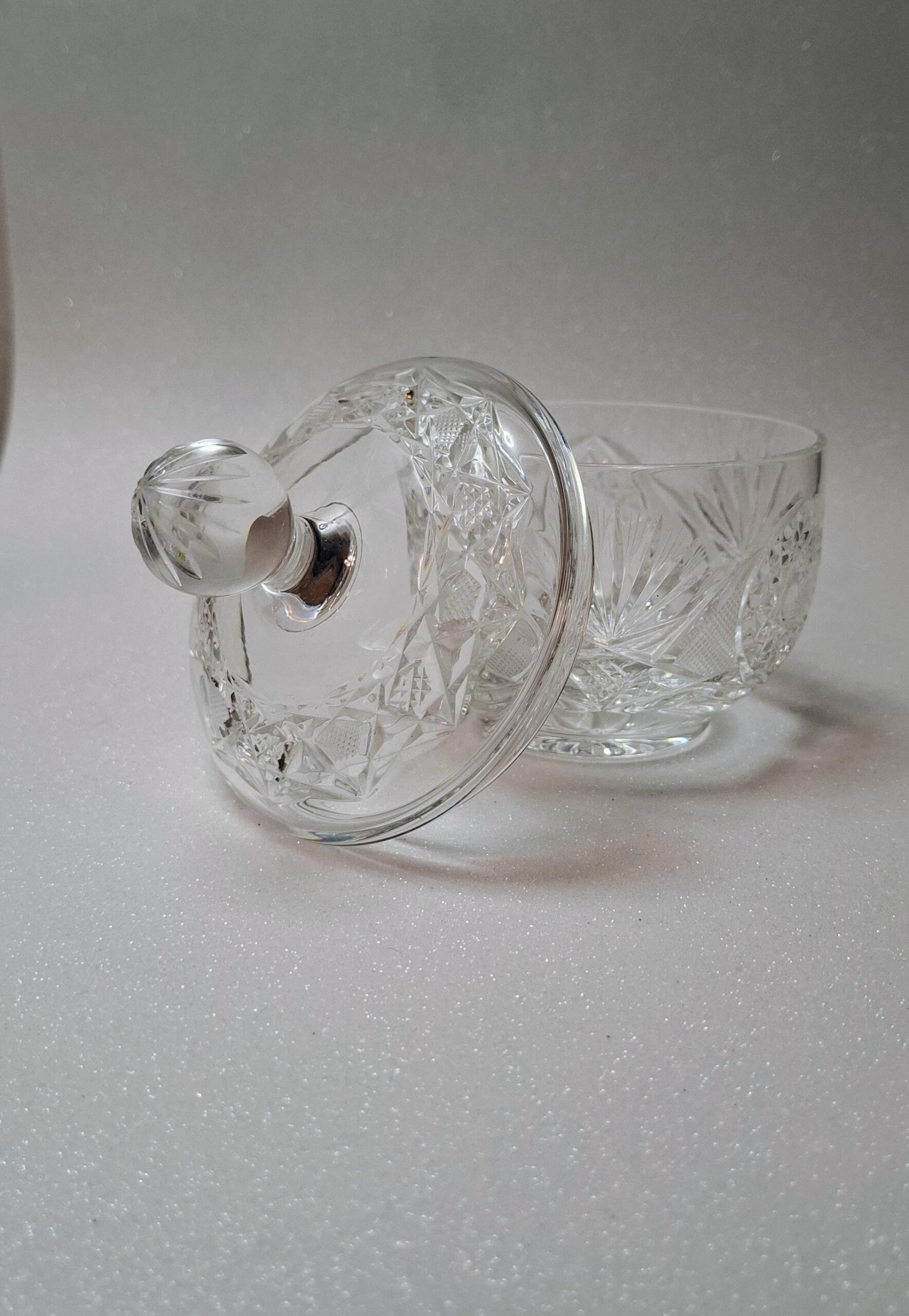 Elegáns fedeles kristály cukortartó – ragyogó vintage hangulat - Image 4