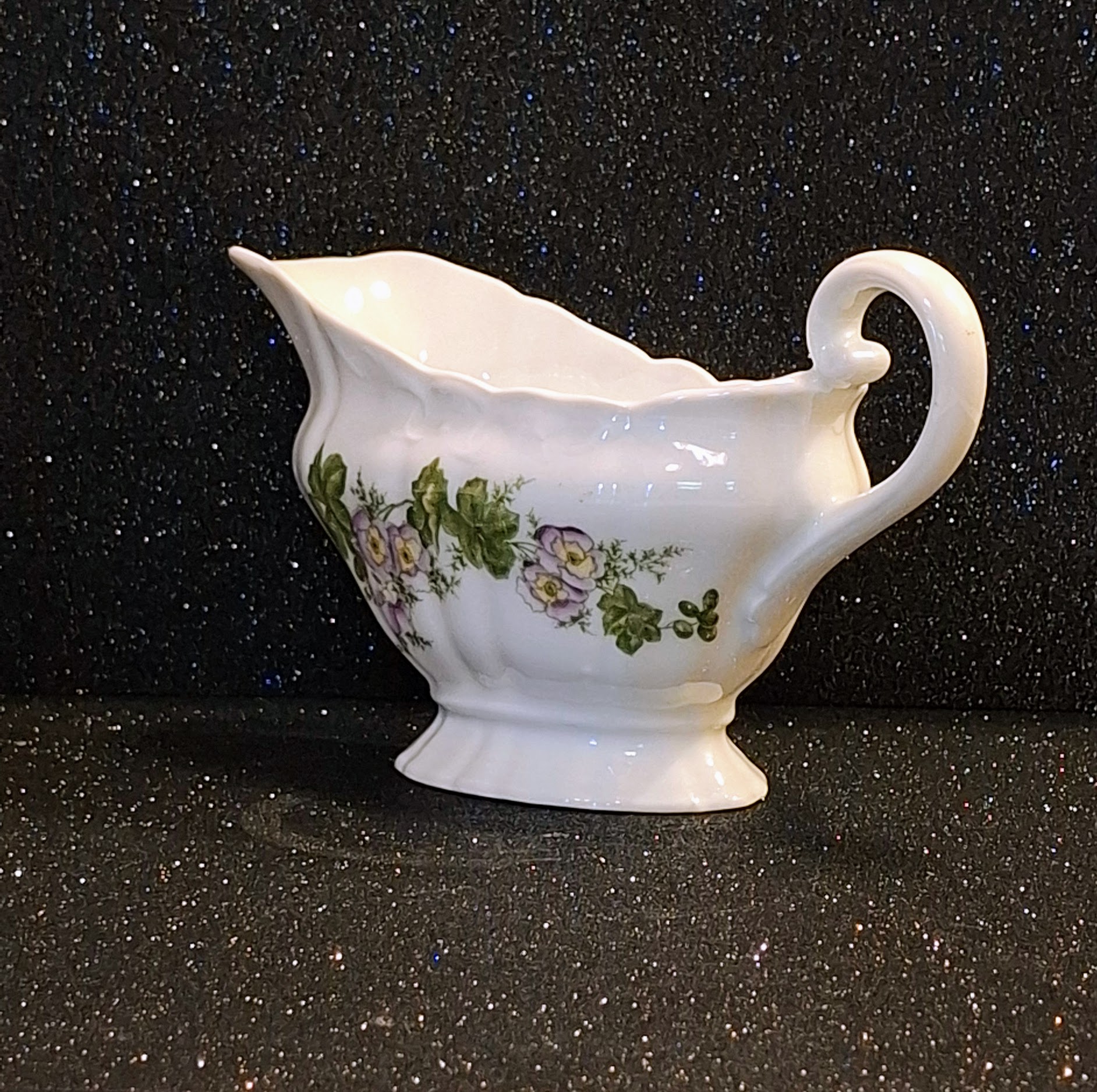 „Egy régi szószos, ami ma már inkább virágsarok-királynő…” – vintage porcelán öntő - Image 5