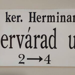 Régi budapesti zománcozott utcanévtábla – Pétervárad utca 2–4, Zugló Önkormányzat címe