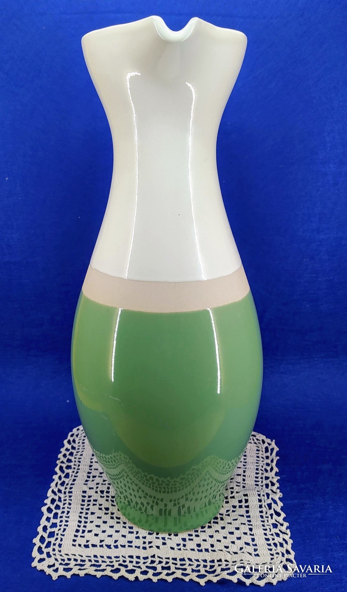 Zöld-fehér vintage kerámia kancsó – letisztult design öntözőkancsó vagy dekor váza - Image 5