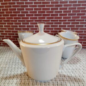 Alföldi porcelán teaszerviz 6 személyes – aranyszegélyes vitrines készlet