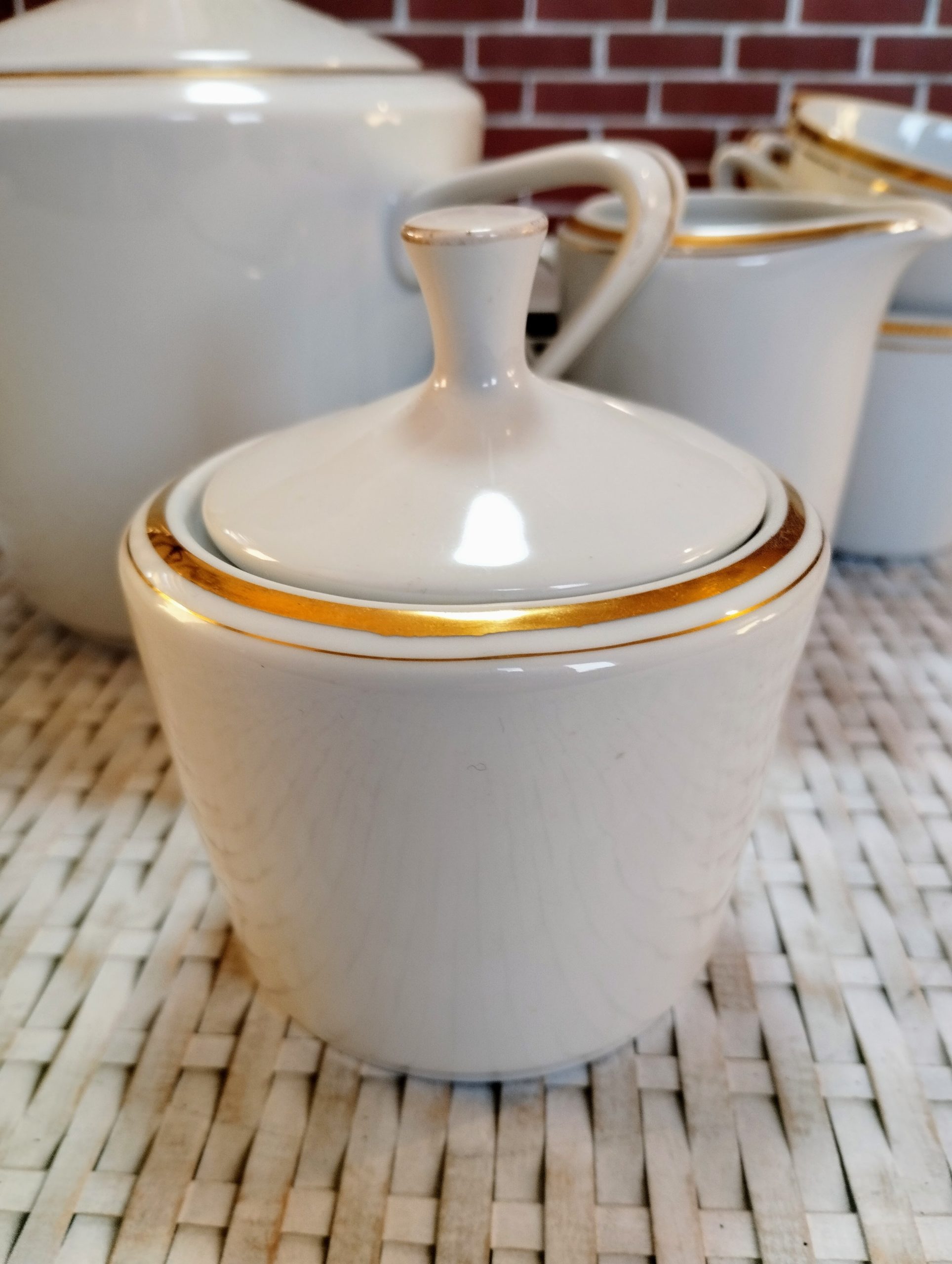 Alföldi porcelán teaszerviz 6 személyes – aranyszegélyes vitrines készlet - Image 4