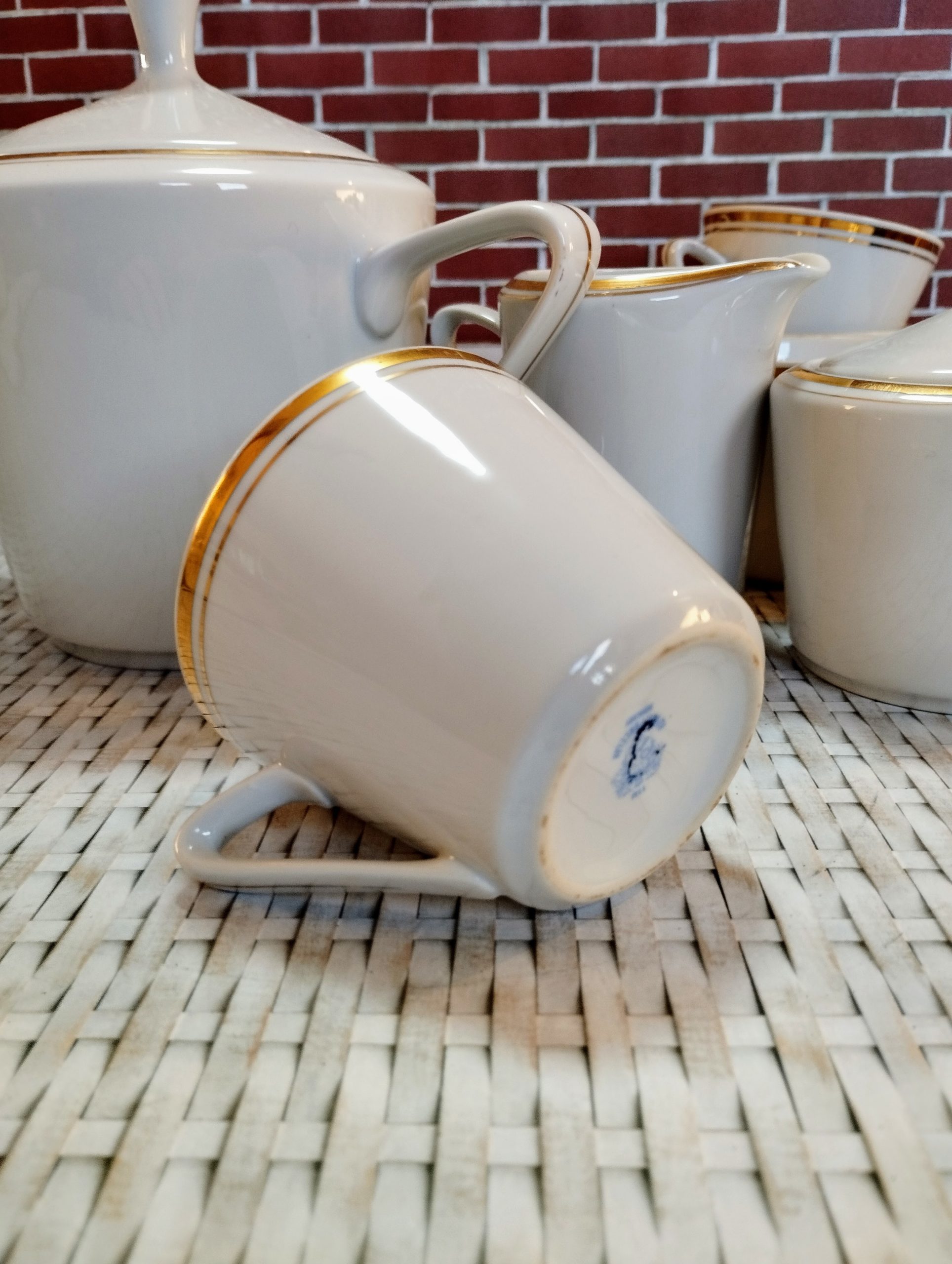 Alföldi porcelán teaszerviz 6 személyes – aranyszegélyes vitrines készlet - Image 7