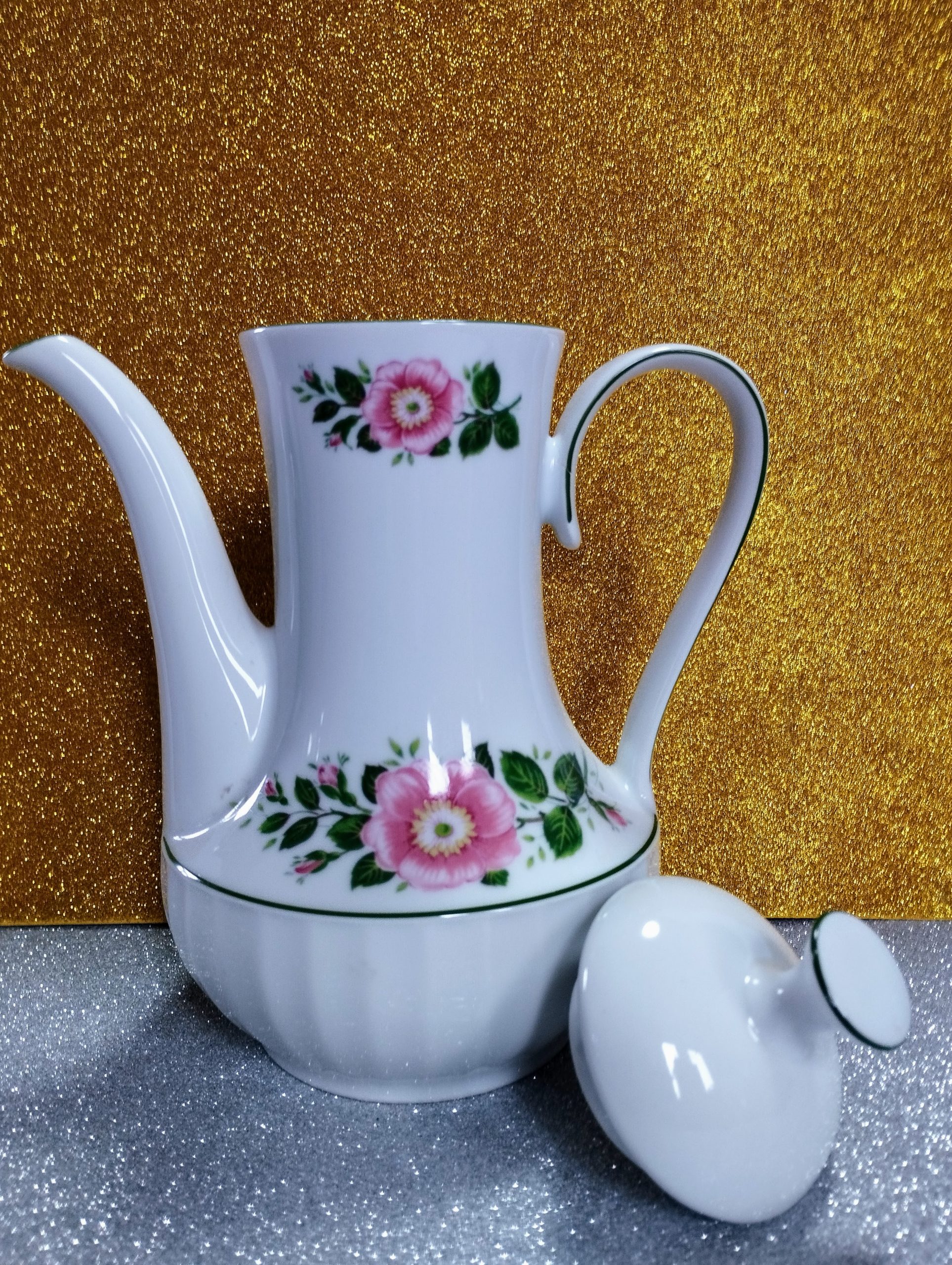 Nyugatnémet Winterling porcelán kávéskanna rózsaszín virágmintával – hajszálrepedéssel - Image 3